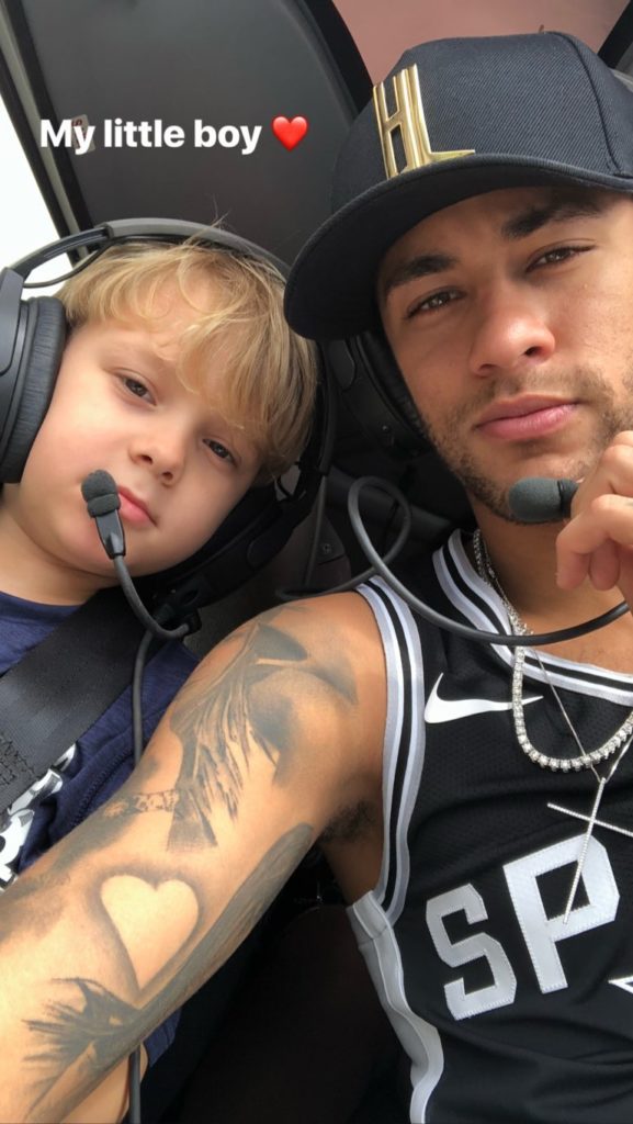 Neymar e David Lucca em helicoptero