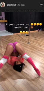 Musa Fitness ficou presa de pernas para o alto (Reprodução/ Instagram)