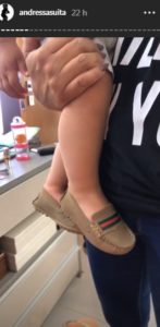 Modelo contou o sufoco que passa com o filho na hora de vestir os sapatos (Reprodução/Instagram)