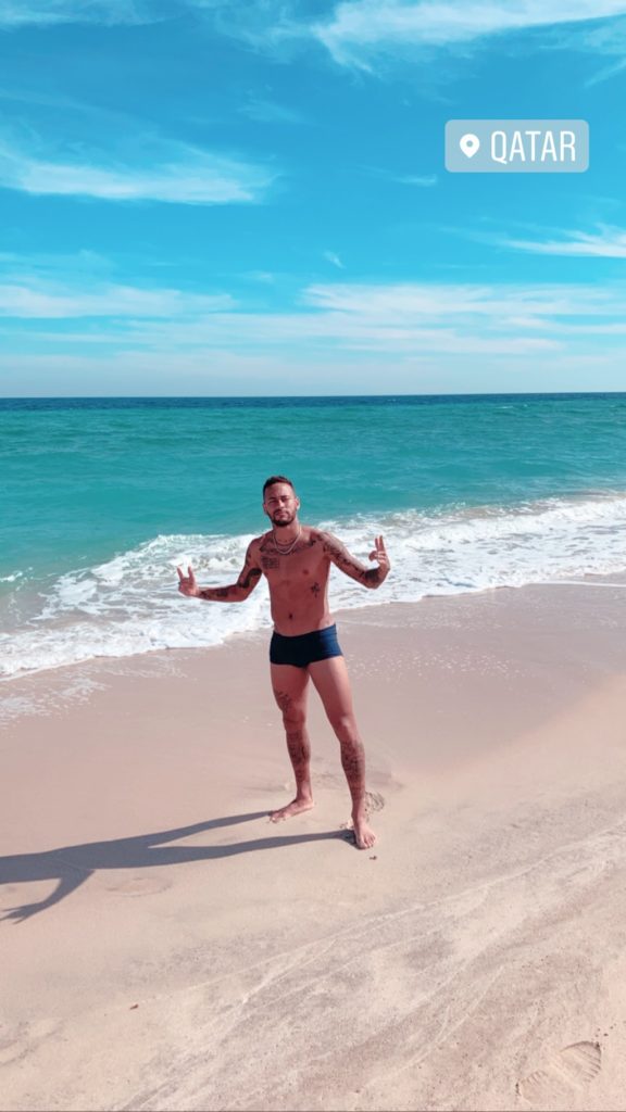 Neymar curte praia no Catar