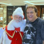 Dennis Carvalho tira foto com Papai Noel (Daniel Delmiro: AgNews)