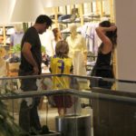 Thiago Lacerda é flagrado com a família em shopping do Rio (J Humberto: AgNews)