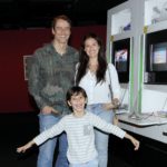 Marcello Antony levou o filho Lorenzo e a esposa Carolina para exposição de games (J Humberto: AgNews)
