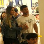 Arthur Aguiar e Mayra Cardi passeiam em shopping no Rio (J Humberto: AgNews)