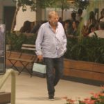 Carlos Vereza é flagrado enquanto passeia no shopping (Daniel Delmiro: AgNews)