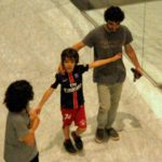 Caio Blat é flagrado com os filhos Antônio e Bento no shopping (J Humberto: AgNews)