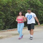 Luma de Oliveira é flagrada se exercitando na Lagoa ( JC Pereira: Agnews)
