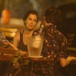 Marjorie Estiano se diverte com amiga em restaurante na Zona Sul do Rio (AgNews)