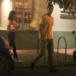Gabriel Leone e Carla Salle são flagrdos saindo de restaurante no Rio (AgNews)