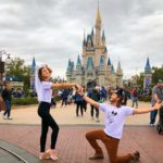 Camila Queiroz e Klebber Toledo na Disney