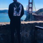 Leo Santana em frente a Golden Gate Bridge