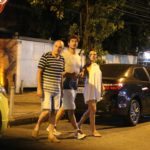 Isis Valverde é flagrada com o pai e o namorado em restaurante no Rio (AgNews)