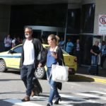 Paolla Oliveira e Rogério Gomes são flagrados saindo de aeroporto no Rio (Andre Freitas: AgNews)
