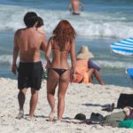 Bruno Gissoni é flagrado na praia com a filha e a sobrinha (Dilson Silva: AgNews)