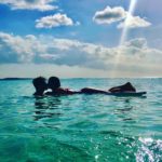 Rodrigo Faro beija Vera Viel nas aguas do Caribe