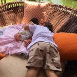Rodrigo e Linda dormindo em resort de Dourado, SP