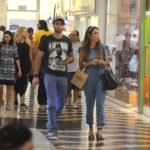 Patrícia Poeta é flagrada com suposto affair em passeio no shopping (Webert Belicio: AgNews)