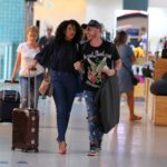 Taís Araújo é flagrada em aeroporto com amigo (Andre Freitas: AgNews)