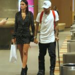 Neymar e Bruna Marquezine passeiam em shopping da Barra da Tijuca, Rio de Janeiro