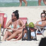 Gretchen e Andressa Ferreira na praia da Barra da Tijuca