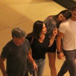 Klebber Toledo e Camila Queiroz flagrados em shopping do RJ