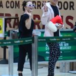 Larissa Manoela e Leo Cidade em aeroporto do Rio de Janeiro