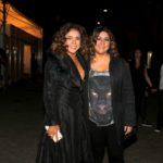 Daniela Mercury e Malu Verçosa nos bastidores de show no 'Milkshake Festival'