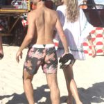 Ticiane Pinheiro e Cesar Tralli na praia de Ipanema