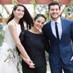 Camila Queiroz e Klebber Toledo na cerimônia de casamento civil