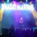 Thiago Martins faz show no Morro da Urca após jogo do Brasil