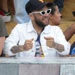 Daniel Alves assiste o torneio 'Neymar Jr Five's'