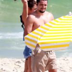 Yanna Lavigne e Bruno Gissoni na praia da Barra da Tijuca