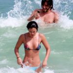 Yanna Lavigne e Bruno Gissoni na praia da Barra da Tijuca