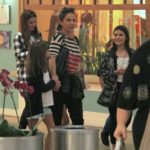 Giovanna Antonelli passeia em shopping com a família