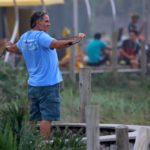 Humberto Martins se exercitando na Praia da Macumba