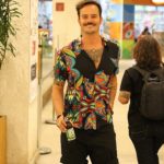 Paulo Vilhena passeia em shopping do Rio de Janeiro