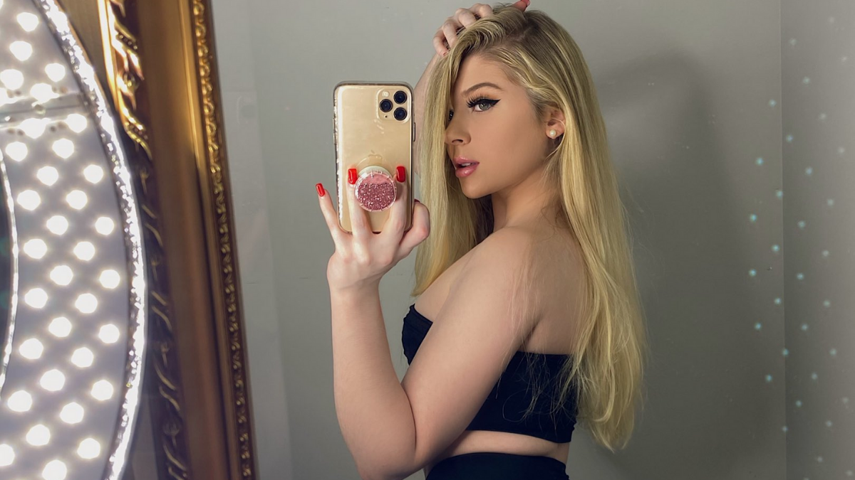 Capuano onlyfans lindsey Lindsay Capuano