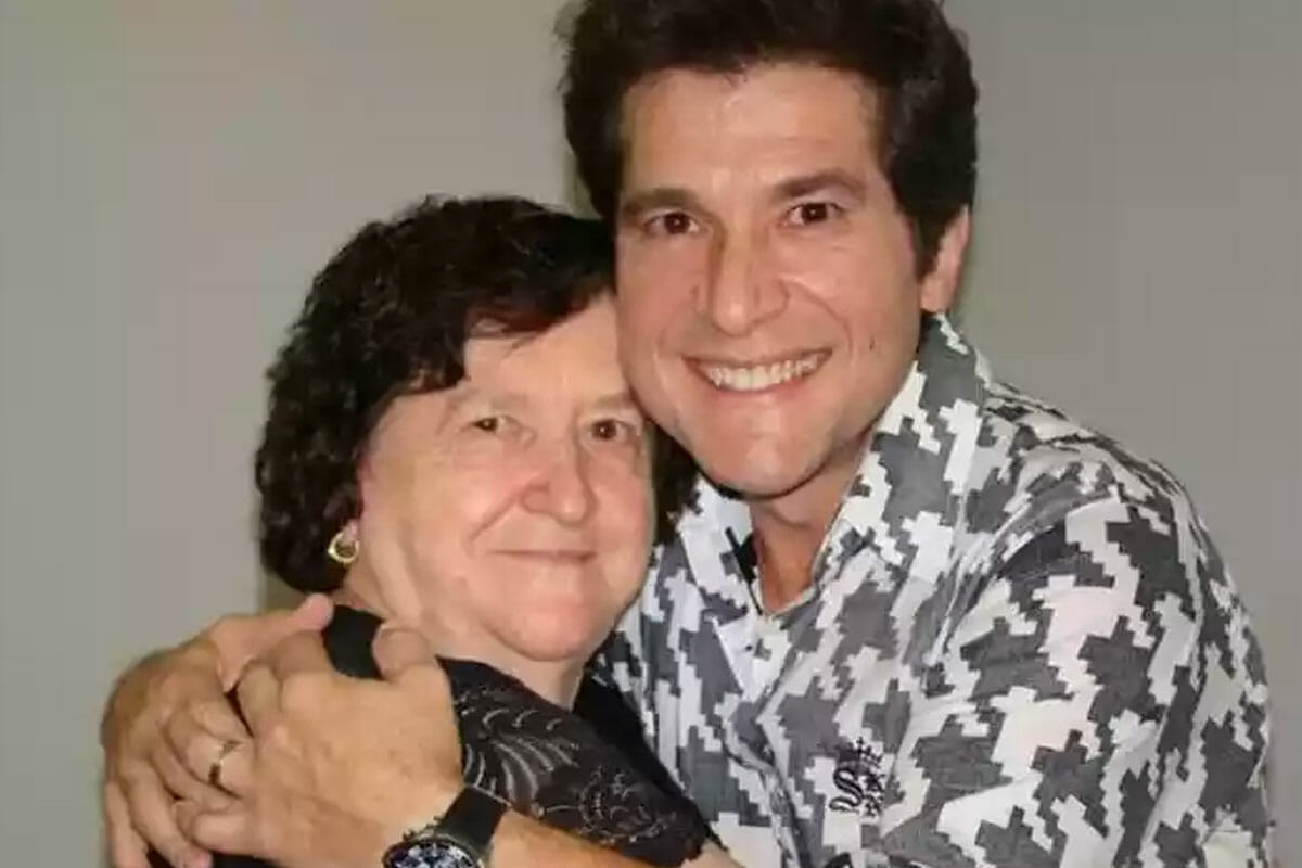 João Paulo com sua mãe Maria Aparecida (Foto: Divulgação)