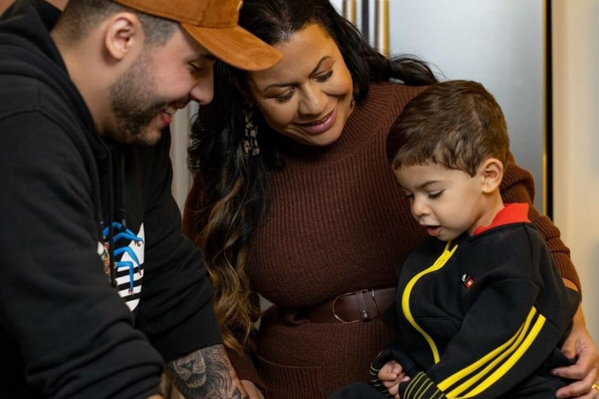Mãe de Marília Mendonça junto de Murilo Huff e o neto Léo (Foto: Reprodução/Instagram)