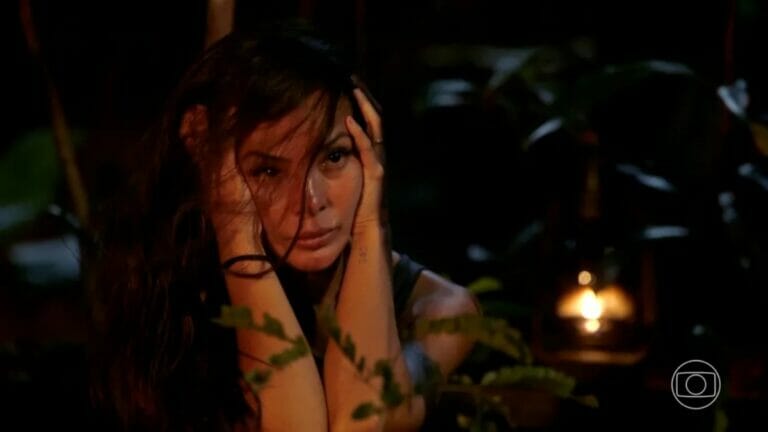 Carol Nakamura em 'No Limite Amazônia' (Foto: Reprodução/TV Globo)