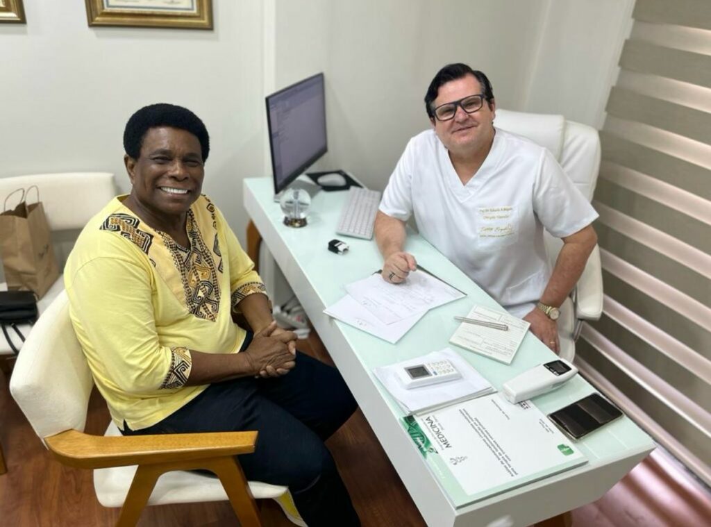 Dr. Eduardo Brigidio e Neguinho da Beija Flor - Crédito da Foto: Kauan Forte / Divulgação