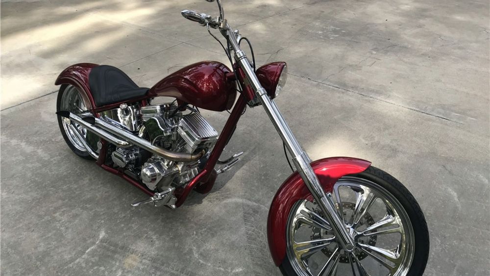 A moto El Diablo West Coast Chopper ano 2000 custa $17 mil e 300 dólares