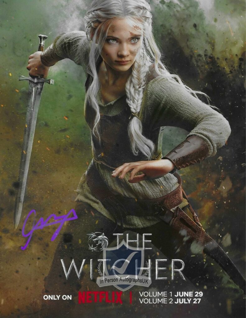 Freya Allan como a princesa Cirilla de Cintra, no seriado The Witcher na Netflix