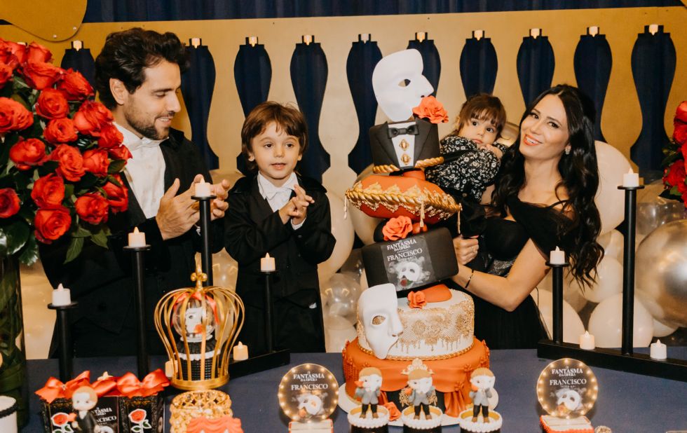 Thiago Arancam e Aline Frare realizam festa temática para os cinco anos do filho Francisco